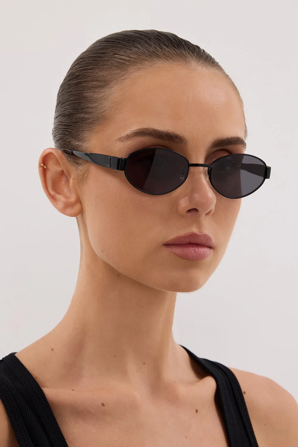 LUV LOU THE BOSTON BLACK SUNGLASSES sold by Dissh product image thumbnail 3