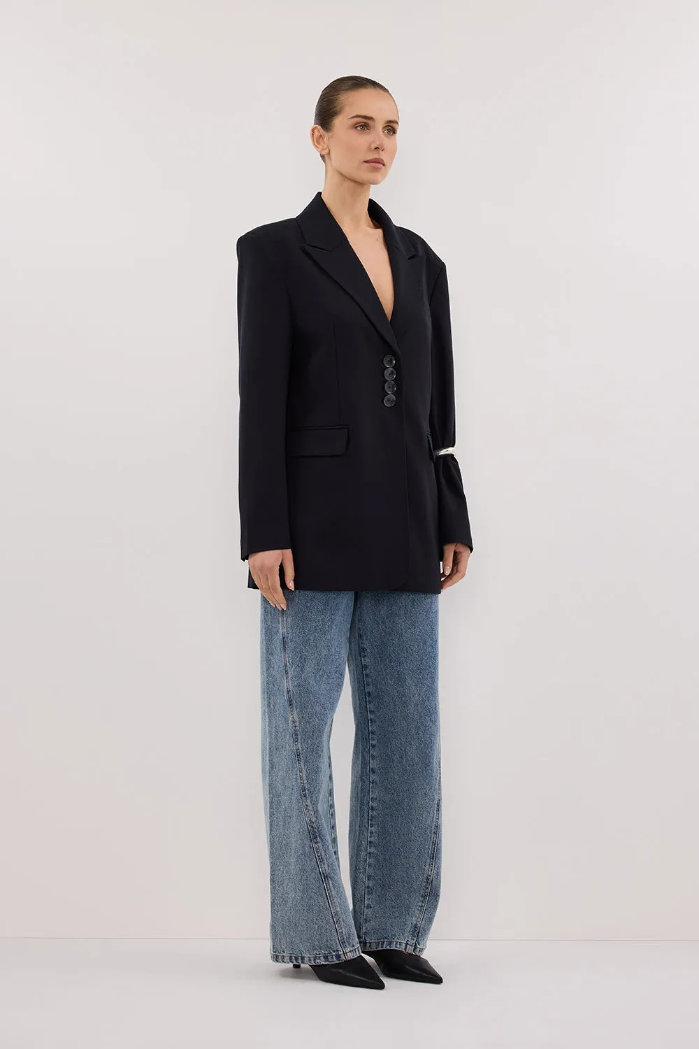 ANDIE INK OVERSIZED BLAZER sold by Dissh product image thumbnail 4