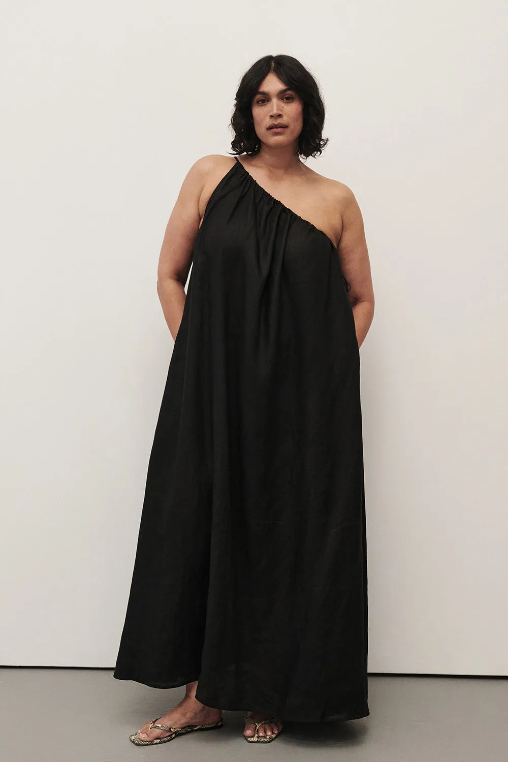 ALMA BLACK ASYM LINEN MIDI DRESS sold by Dissh product image thumbnail 2