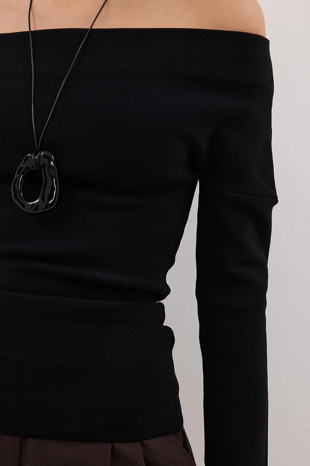 ASTRID BLACK LONG SLEEVE KNIT TOP sold by Dissh product image thumbnail 5