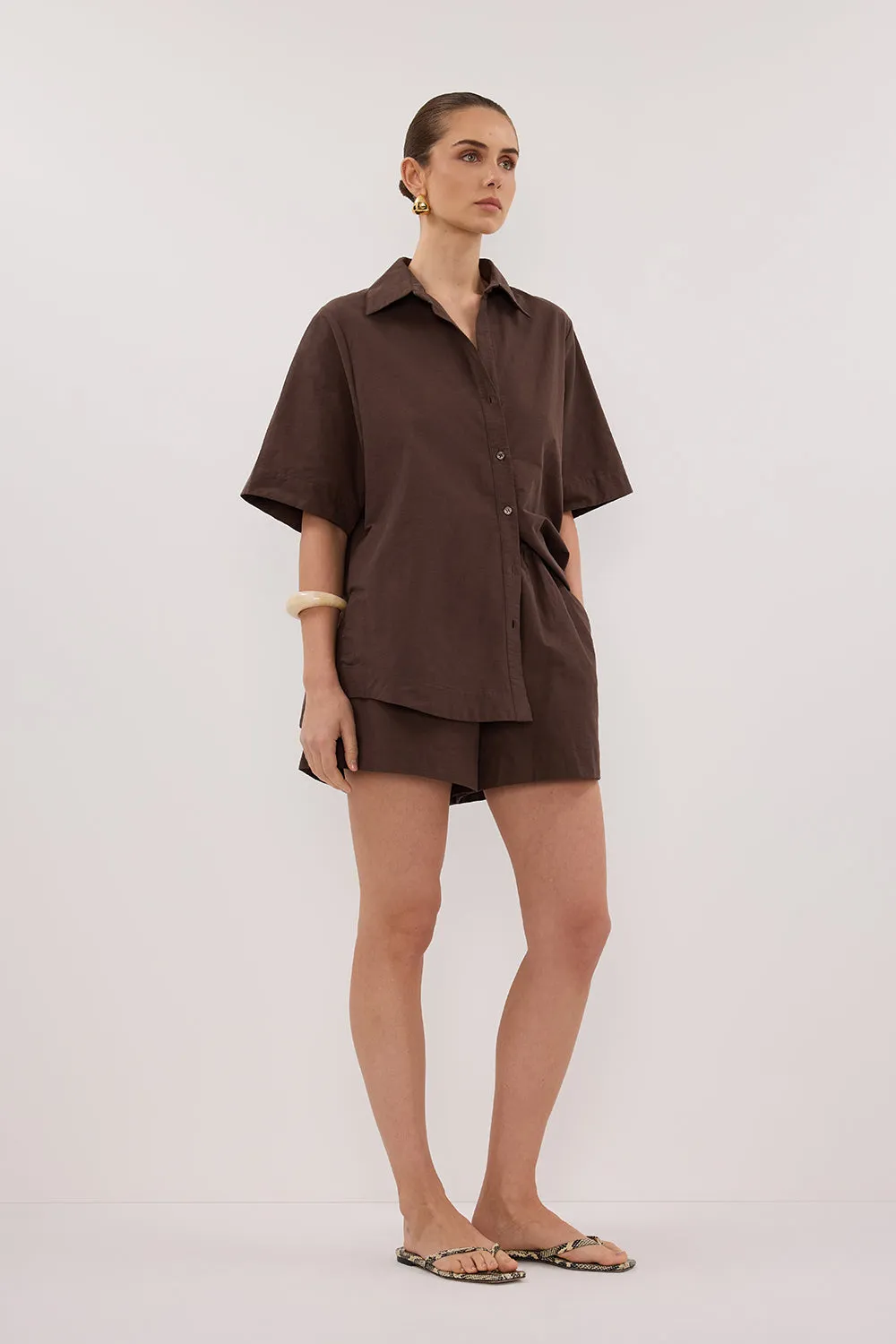 ELARA CHOCOLATE DRAWSTRING SHORT sold by Dissh product image thumbnail 4