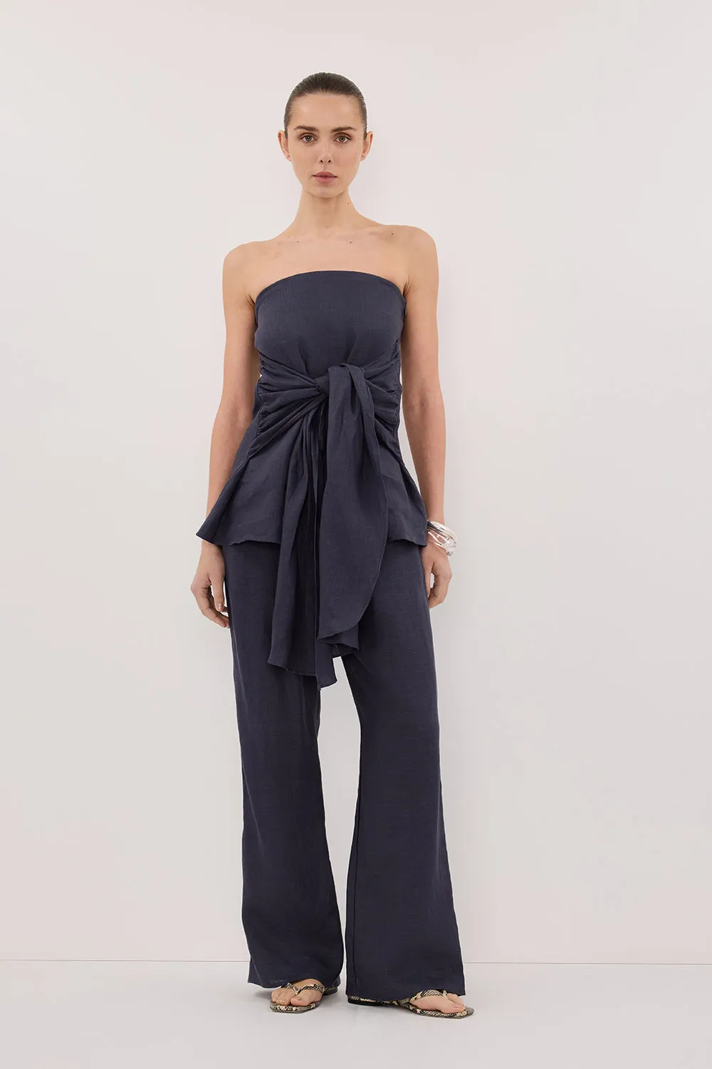 PIPPY INDIGO LINEN STRAPLESS TOP sold by Dissh product image thumbnail 2