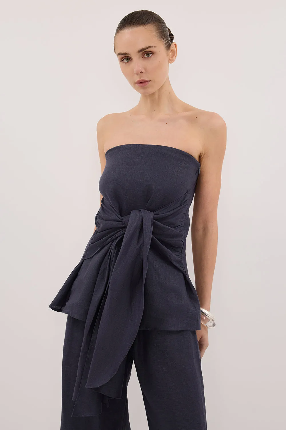 PIPPY INDIGO LINEN STRAPLESS TOP sold by Dissh