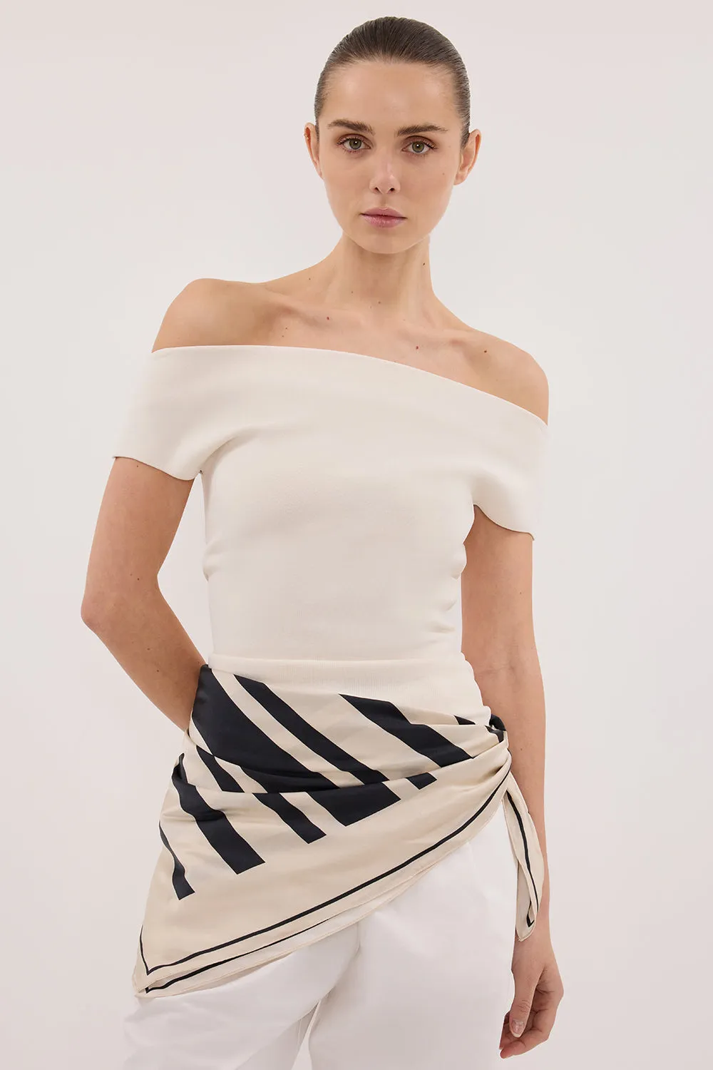 ASTRID PLASTER OFF SHOULDER KNIT TOP sold by Dissh product image thumbnail 2