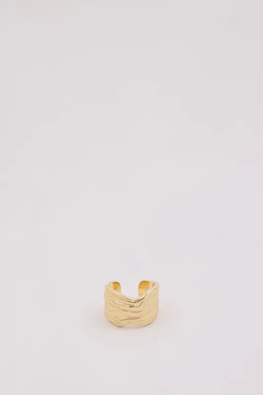 F+H OYSTER SHELL GOLD RING sold by Dissh