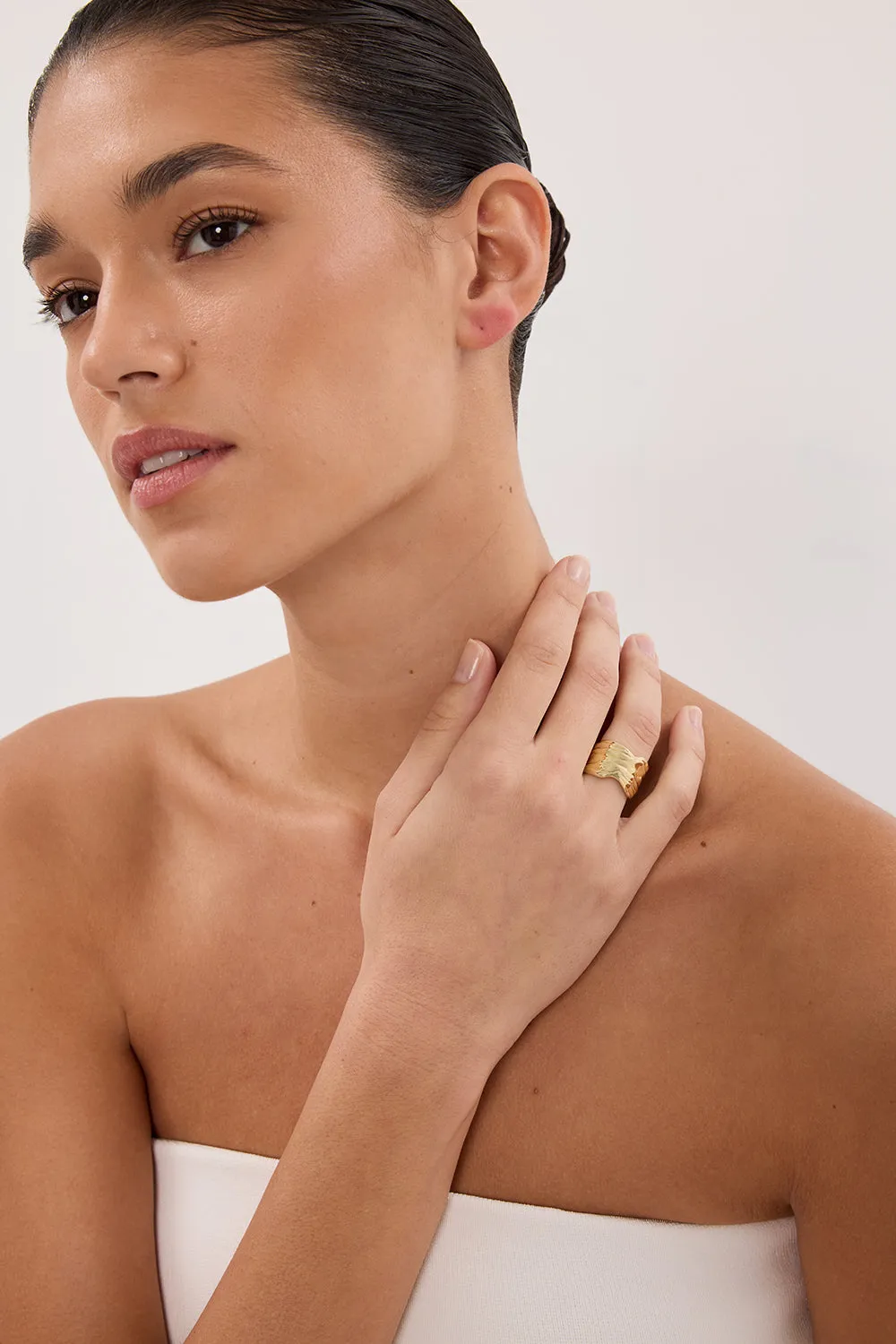 F+H OYSTER SHELL GOLD RING sold by Dissh product image thumbnail 3