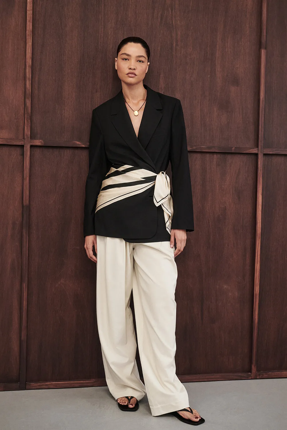 LIZA BLACK OVERSIZED BLAZER sold by Dissh