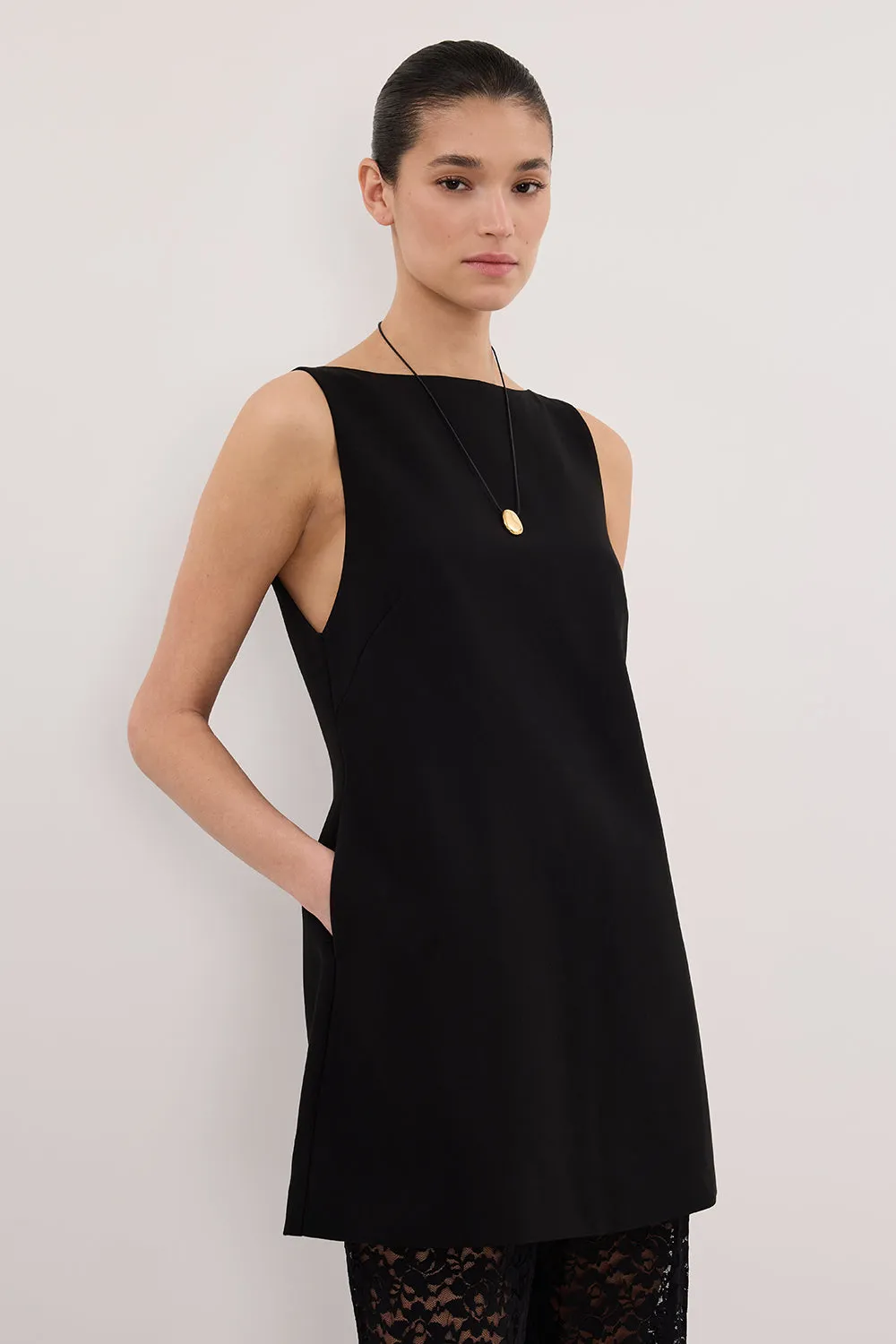 ROWIE BLACK SLEEVELESS BOAT NECK TUNIC TOP sold by Dissh product image thumbnail 2