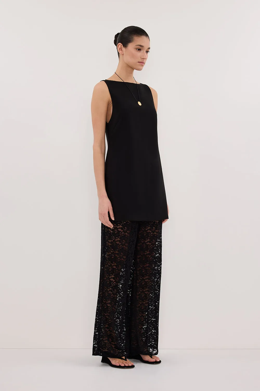 ROWIE BLACK SLEEVELESS BOAT NECK TUNIC TOP sold by Dissh product image thumbnail 3