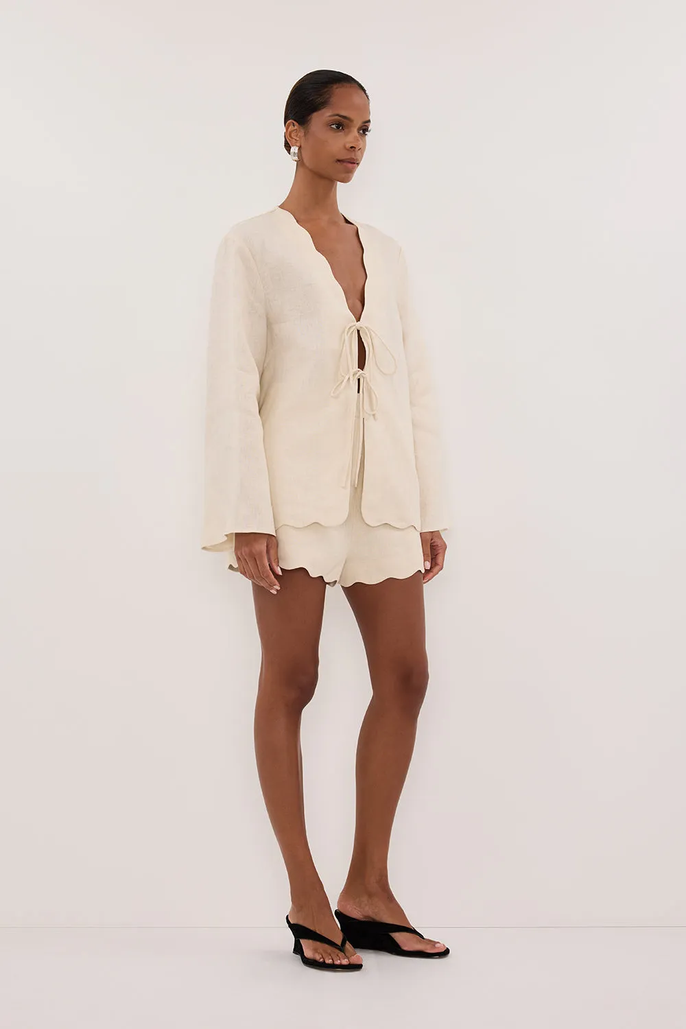 LELA SANDSTONE LINEN SHORT sold by Dissh product image thumbnail 4