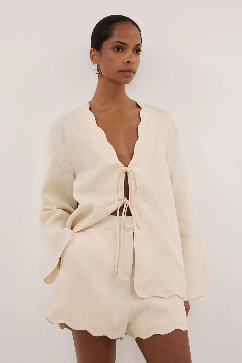 LELA SANDSTONE LINEN SHORT sold by Dissh product image thumbnail 3