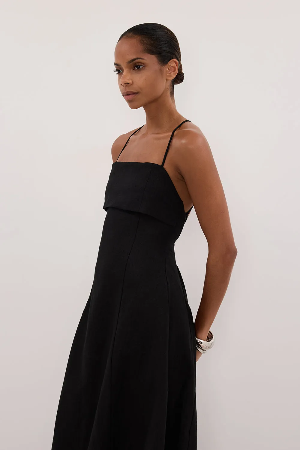 DANIELLA BLACK LINEN TIE BACK MIDI DRESS sold by Dissh product image thumbnail 2
