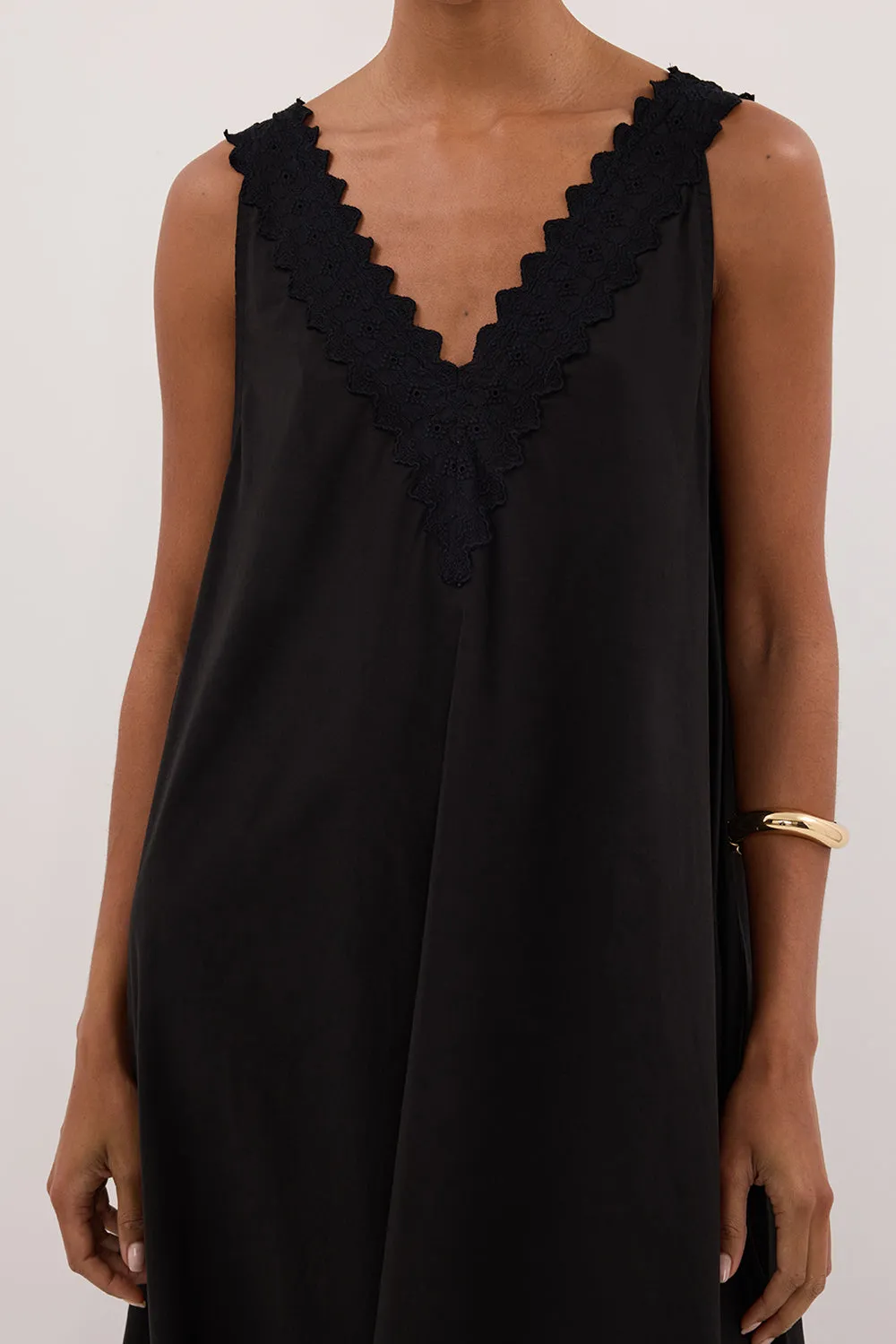 ANNABEL BLACK SLEEVELESS V NECK MIDI DRESS - PRE ORDER sold by Dissh product image thumbnail 5