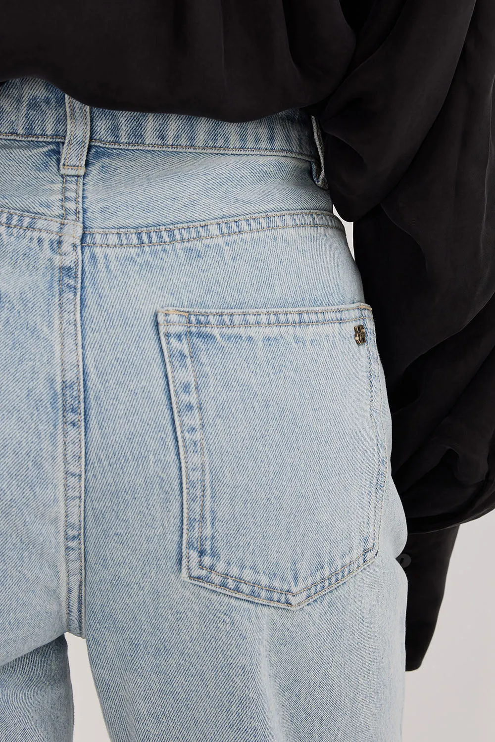 WESTIN LIGHT RINSE TALL STRAIGHT JEAN sold by Dissh product image thumbnail 5