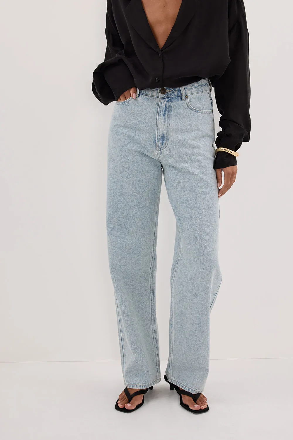 WESTIN LIGHT RINSE TALL STRAIGHT JEAN sold by Dissh product image thumbnail 2