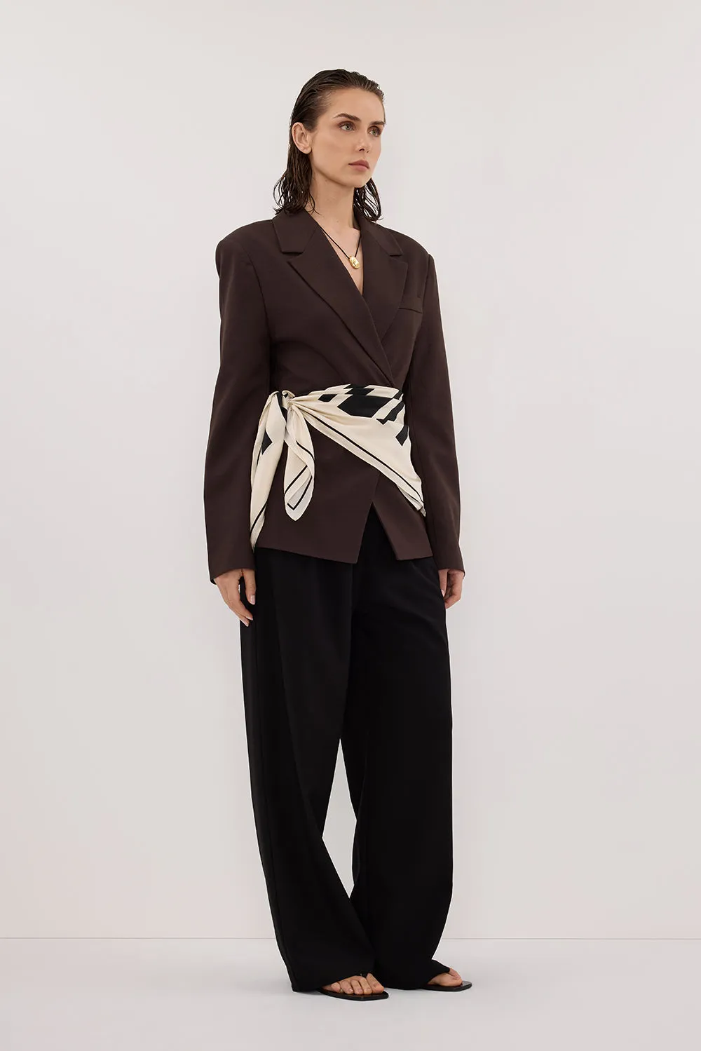 SURI ESPRESSO CINCHED BLAZER sold by Dissh product image thumbnail 4