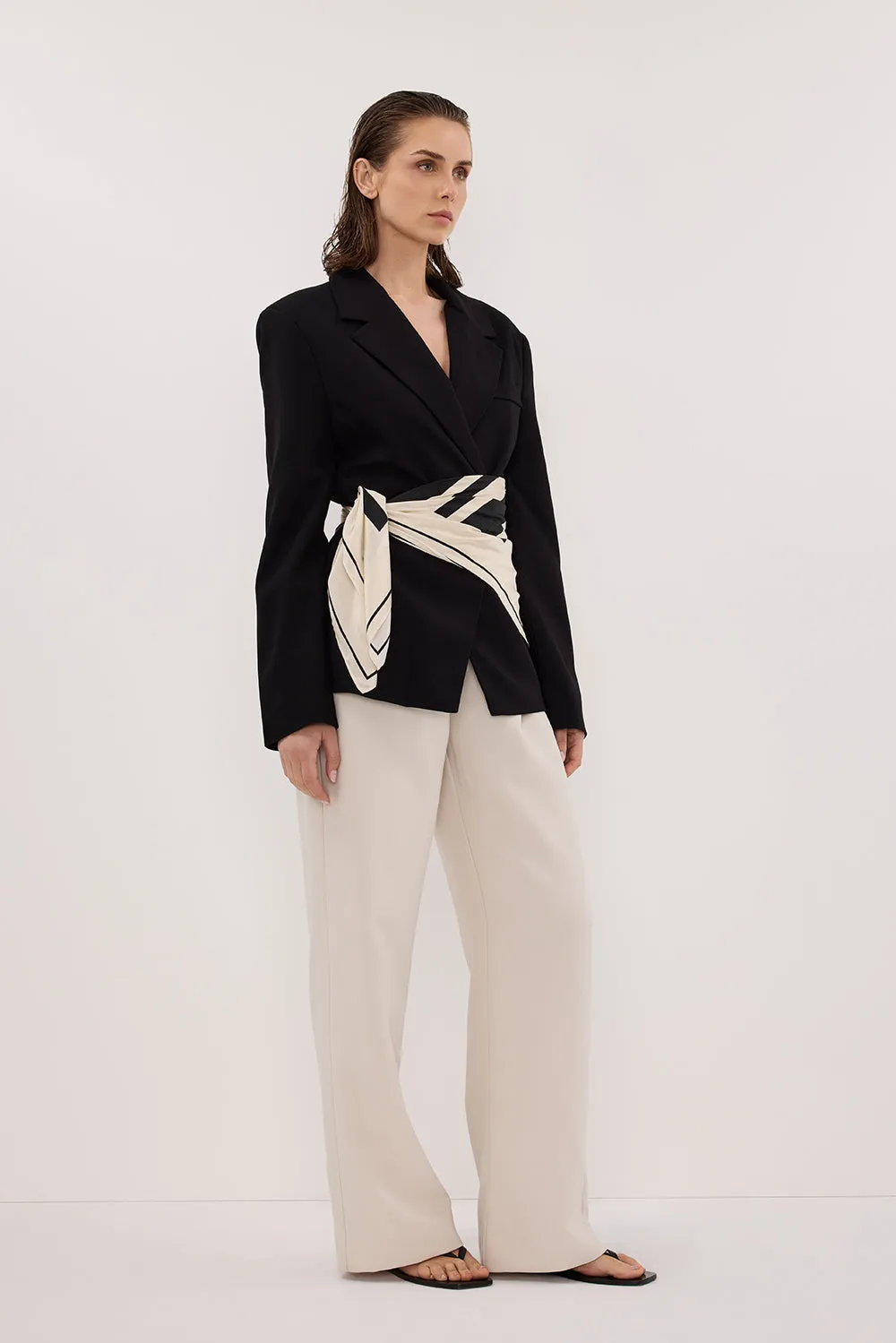 SURI BLACK CINCHED BLAZER sold by Dissh product image thumbnail 3