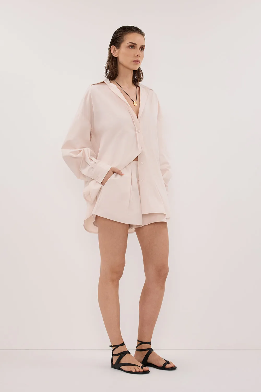 RAQUEL POWDER POPLIN SHORT sold by Dissh product image thumbnail 4