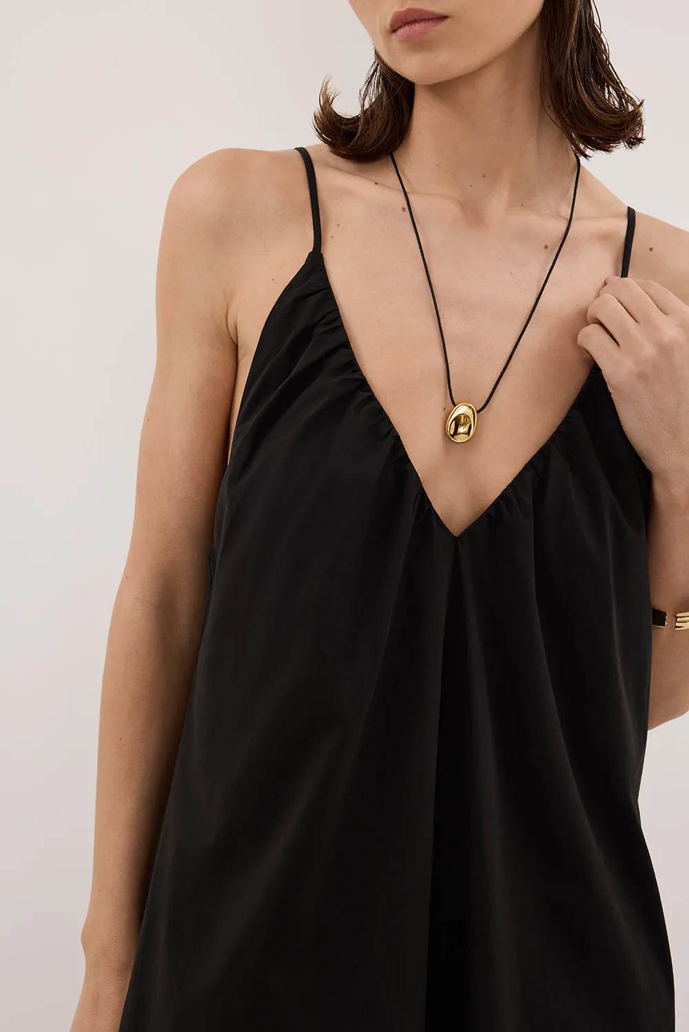 LIANA BLACK SLEEVELESS POPLIN TENT MIDI DRESS sold by Dissh product image thumbnail 5