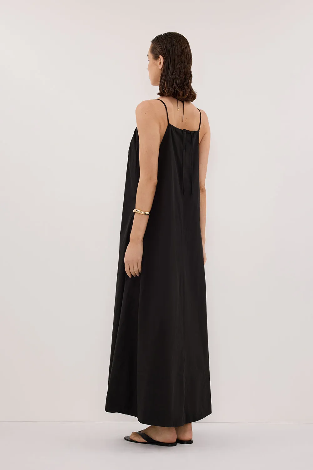 LIANA BLACK SLEEVELESS POPLIN TENT MIDI DRESS sold by Dissh product image thumbnail 4