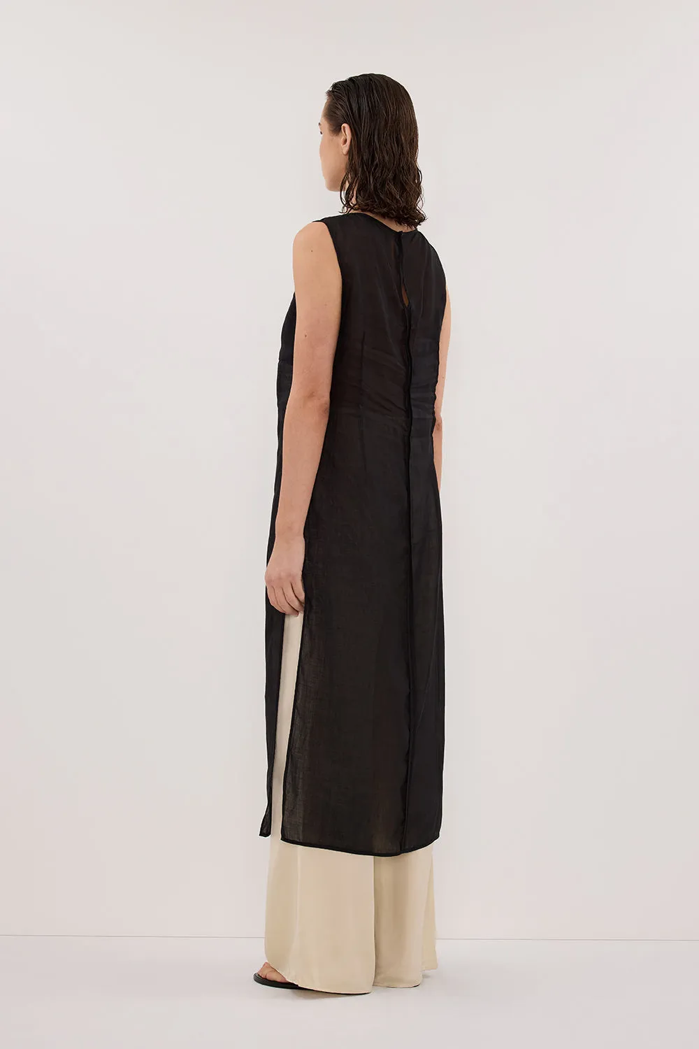 KAI BLACK SLEEVELESS RAMIE TUNIC TOP sold by Dissh product image thumbnail 3