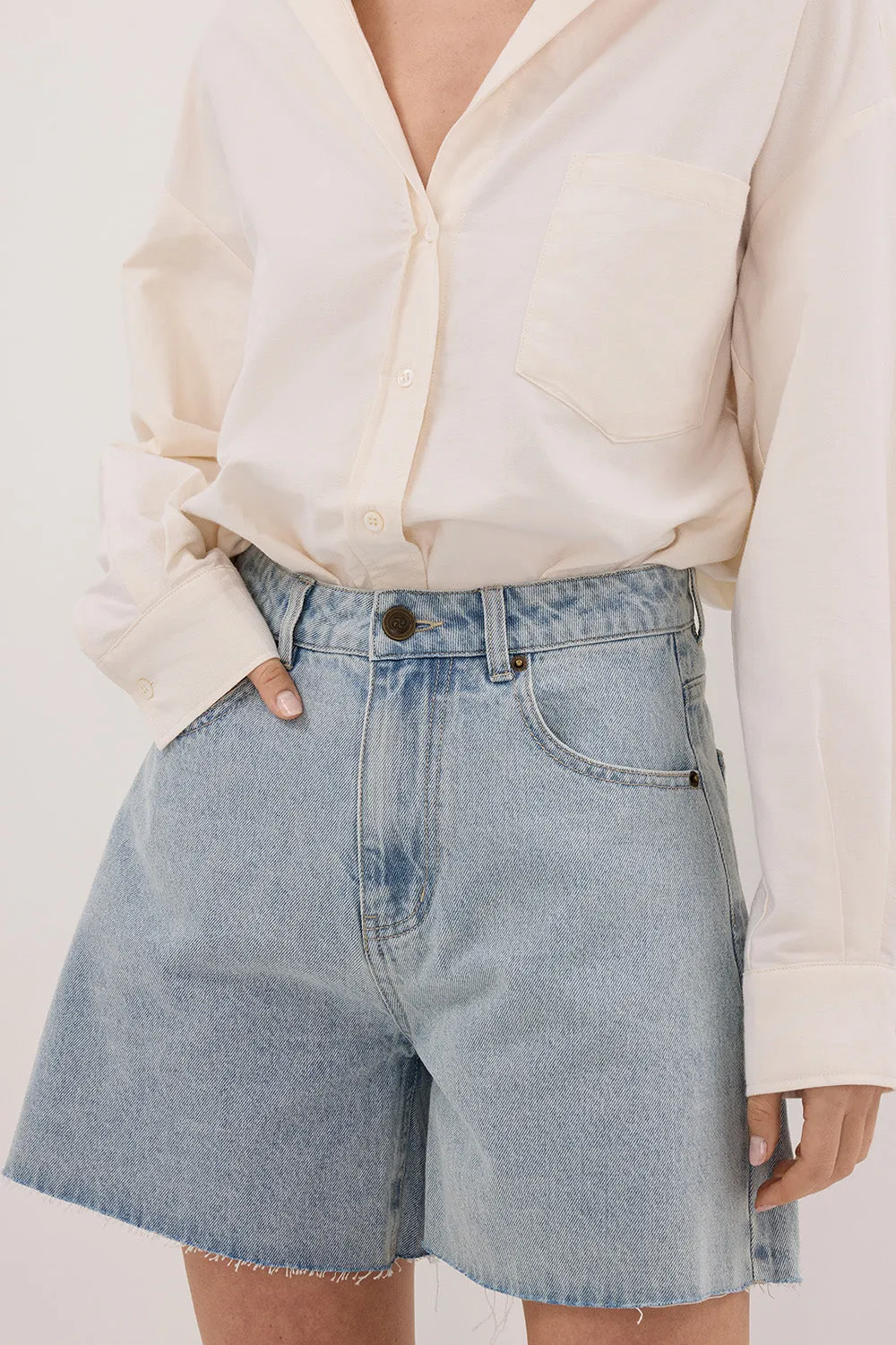 MARLEY LIGHT RINSE DENIM SHORT sold by Dissh product image thumbnail 5