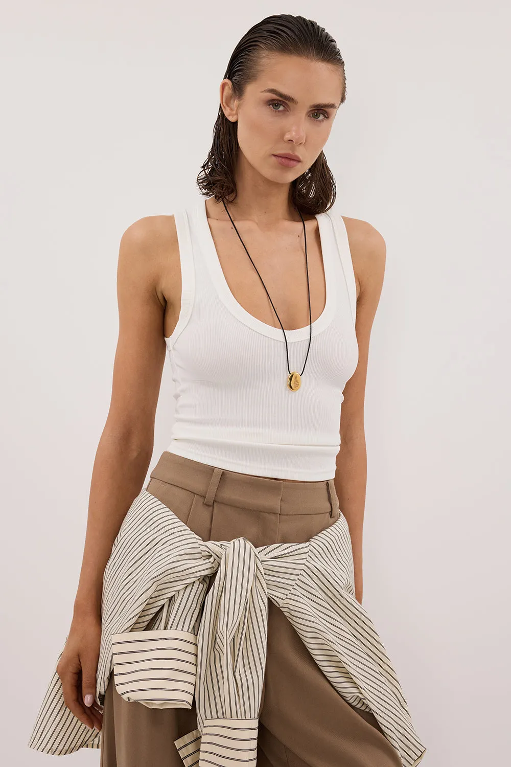 YASMIN OFF WHITE SLEEVELESS KNIT TANK sold by Dissh product image thumbnail 2