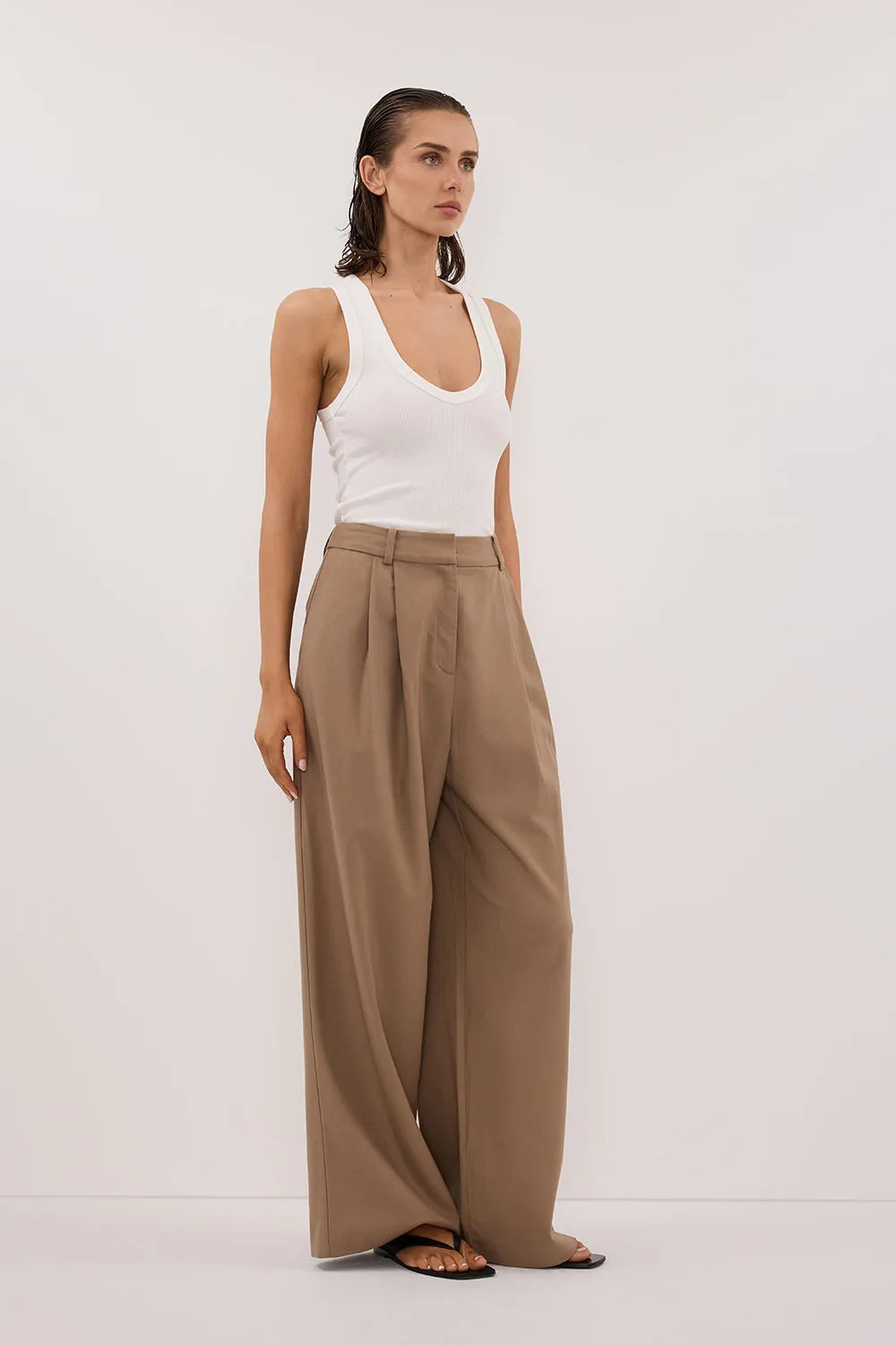 YASMIN OFF WHITE SLEEVELESS KNIT TANK sold by Dissh product image thumbnail 3