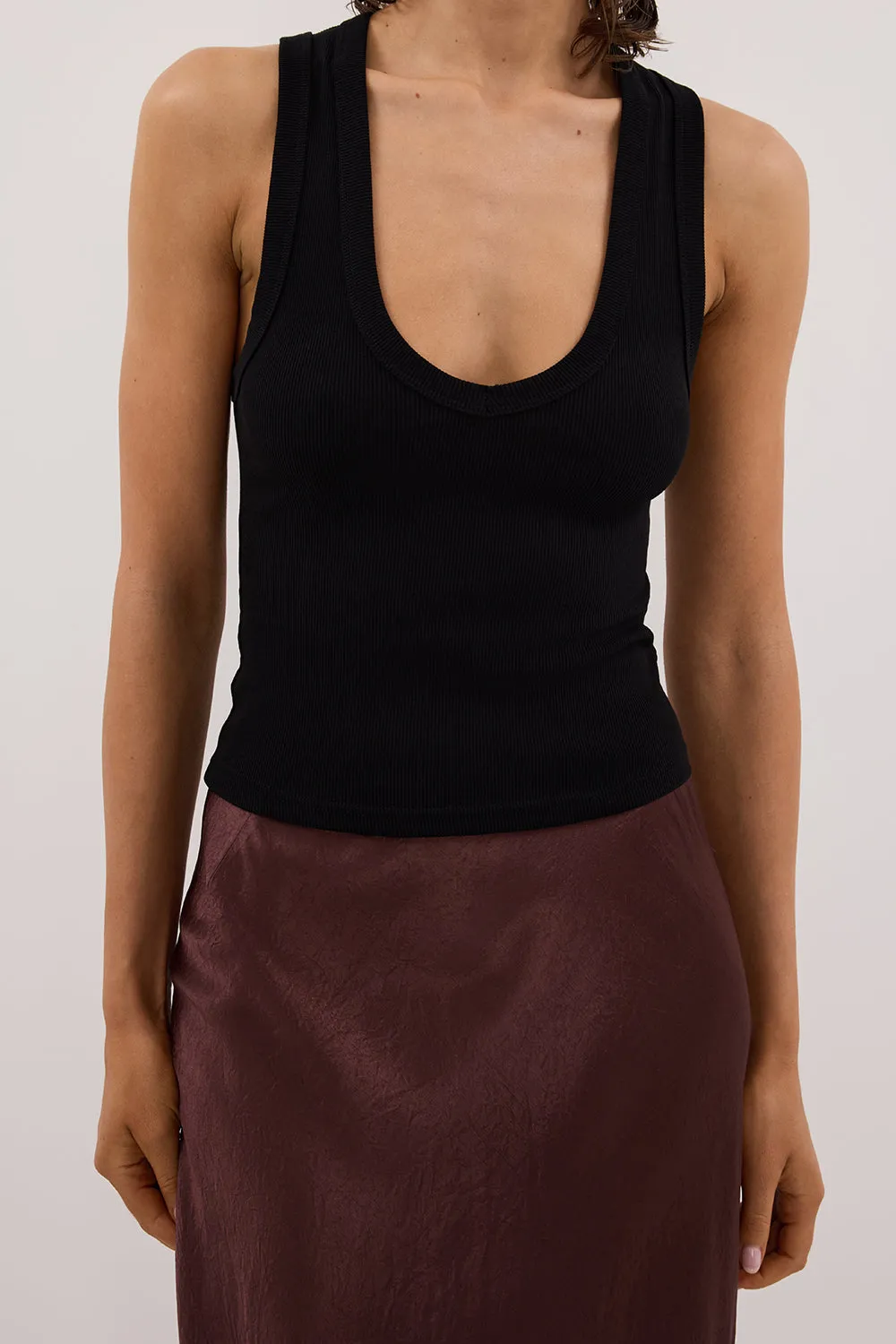 YASMIN BLACK SLEEVELESS KNIT TANK sold by Dissh product image thumbnail 5