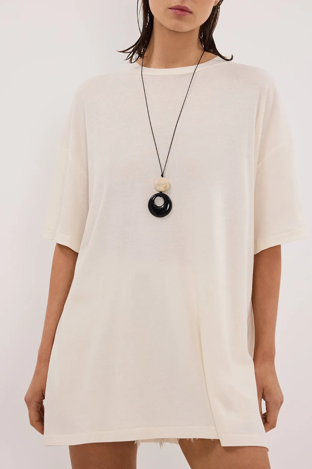 SLOANE CREAM COTTON LONGLINE TEE sold by Dissh product image thumbnail 5