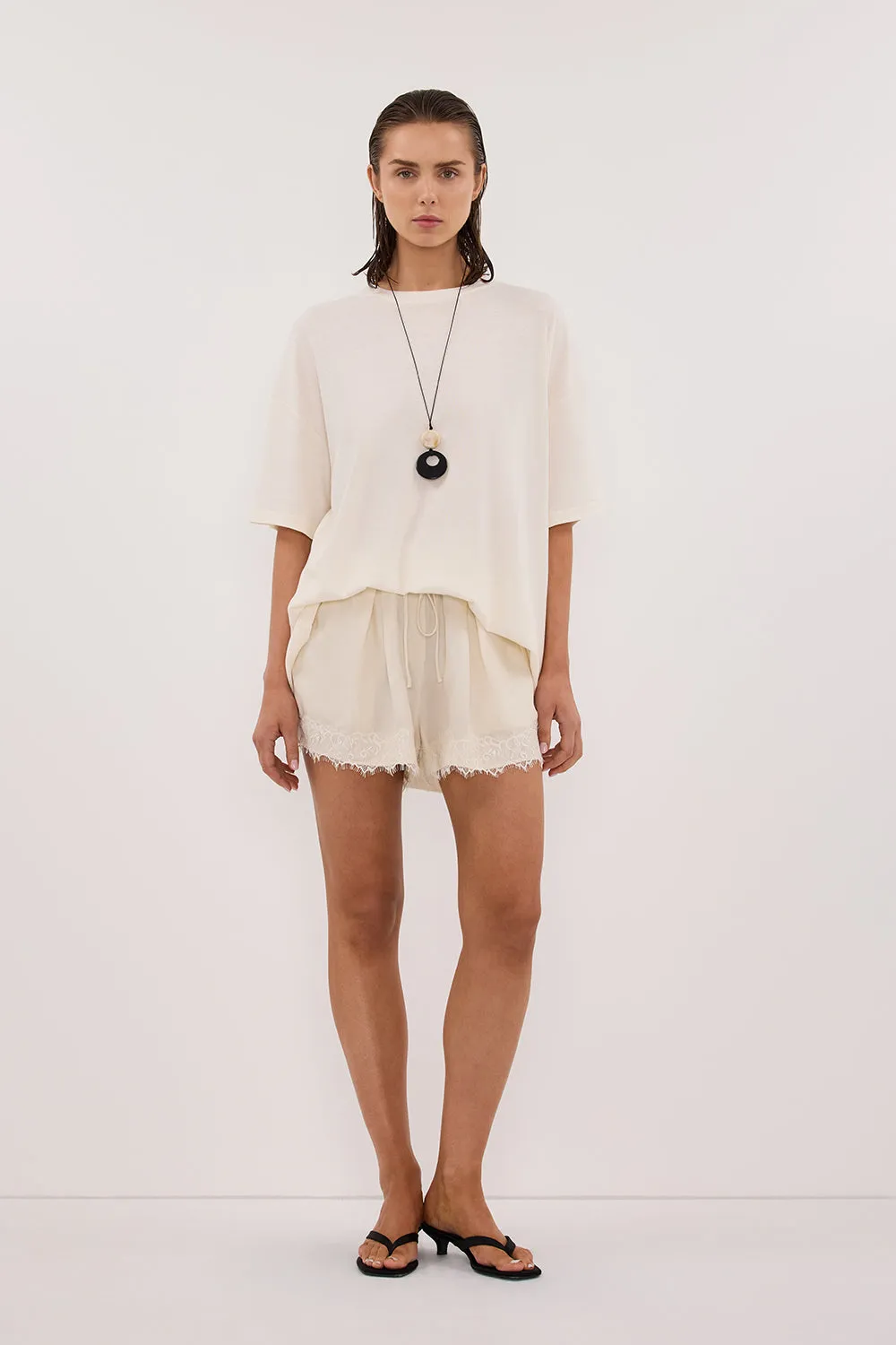 SLOANE CREAM COTTON LONGLINE TEE sold by Dissh