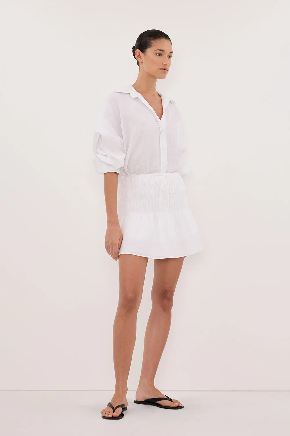 MAIA WHITE LINEN MINI SKIRT sold by Dissh product image thumbnail 3