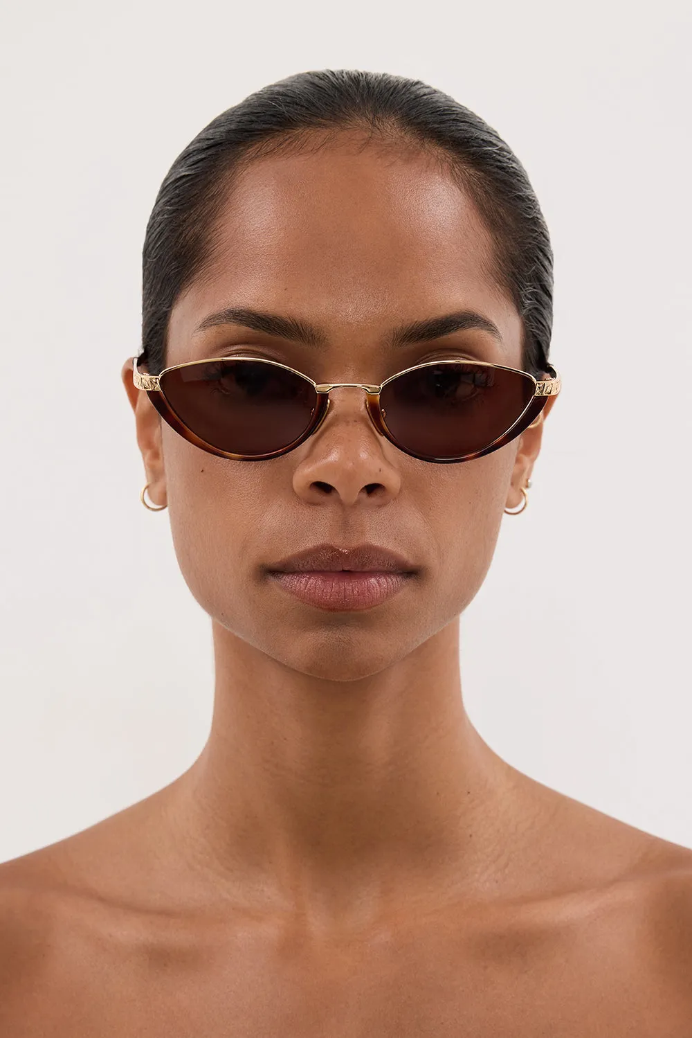 LUV LOU THE LIA GOLD BROWN SUNGLASSES sold by Dissh product image thumbnail 4