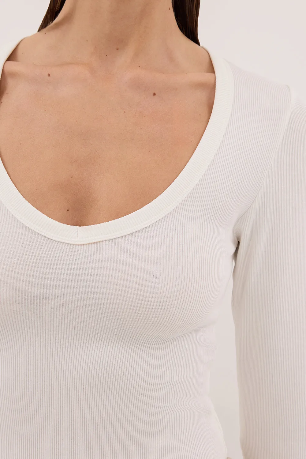 YASMIN OFF WHITE LONG SLEEVE KNIT TOP sold by Dissh product image thumbnail 5