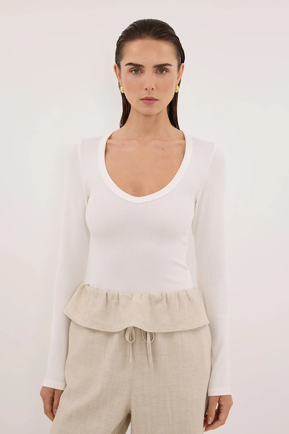 YASMIN OFF WHITE LONG SLEEVE KNIT TOP sold by Dissh product image thumbnail 2