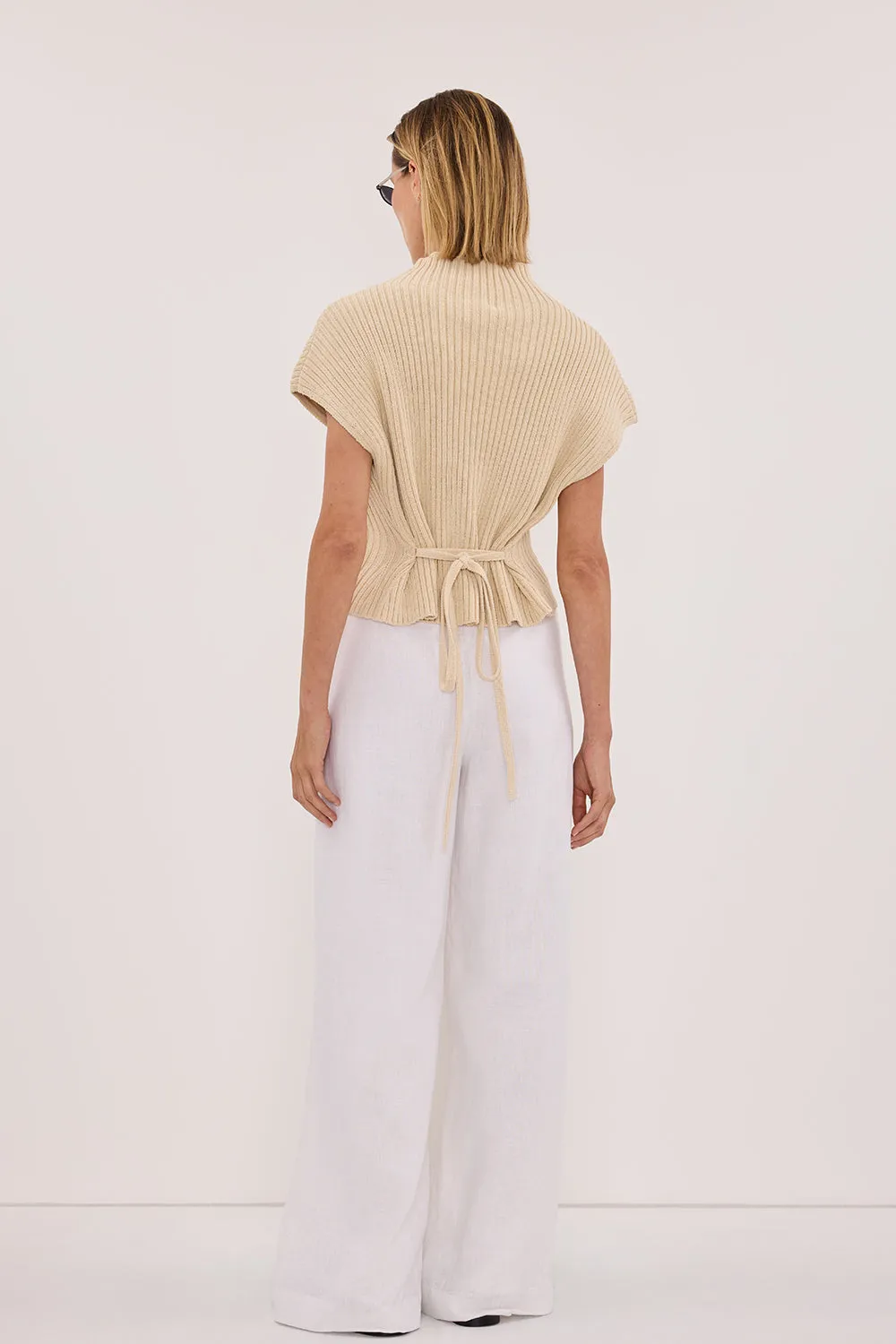 DELLA NATURAL KNIT TOP sold by Dissh product image thumbnail 4