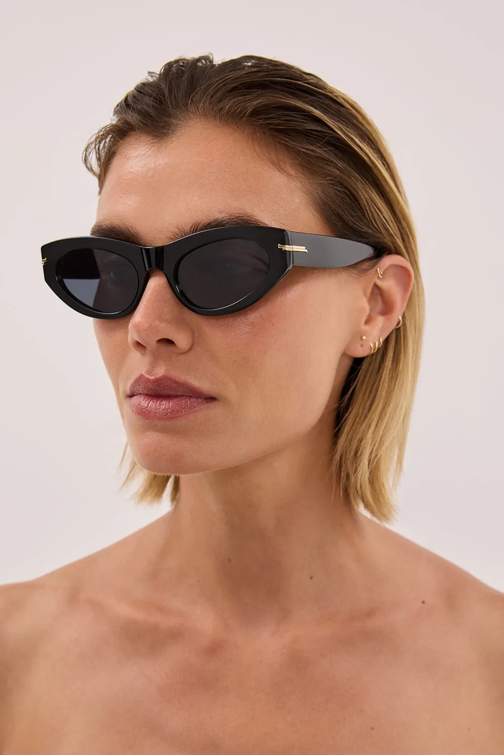 LUV LOU THE SOFIA BLACK SUNGLASSES sold by Dissh product image thumbnail 2