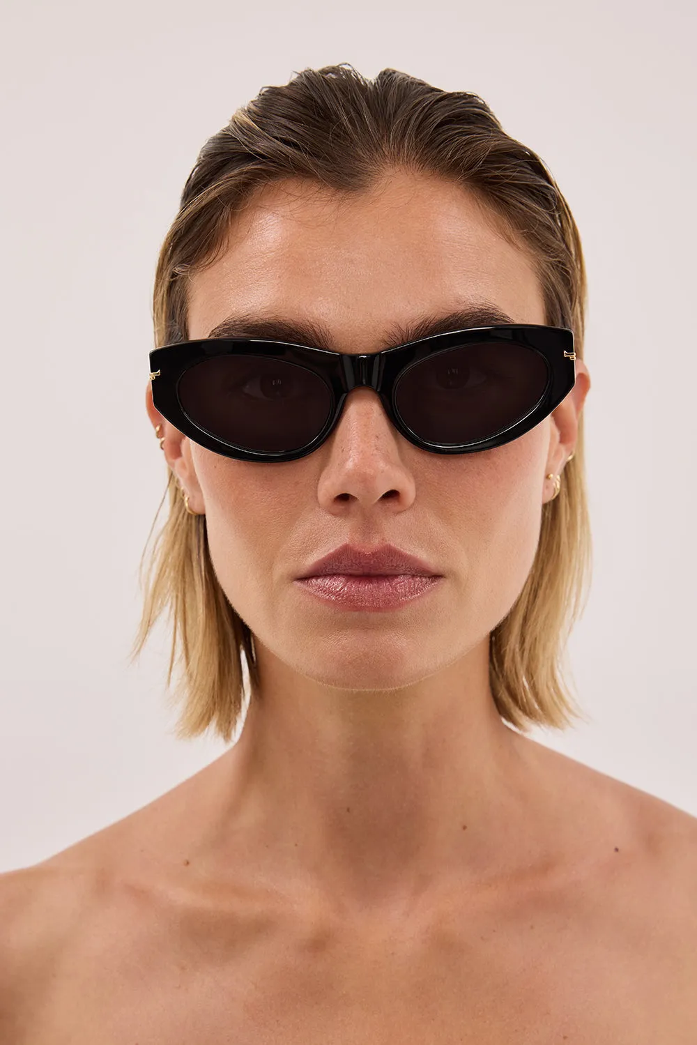 LUV LOU THE SOFIA BLACK SUNGLASSES sold by Dissh product image thumbnail 3