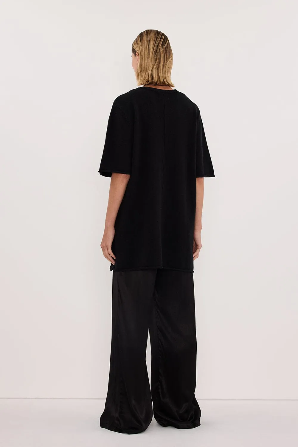 TESS BLACK LONGLINE KNIT TEE sold by Dissh product image thumbnail 4