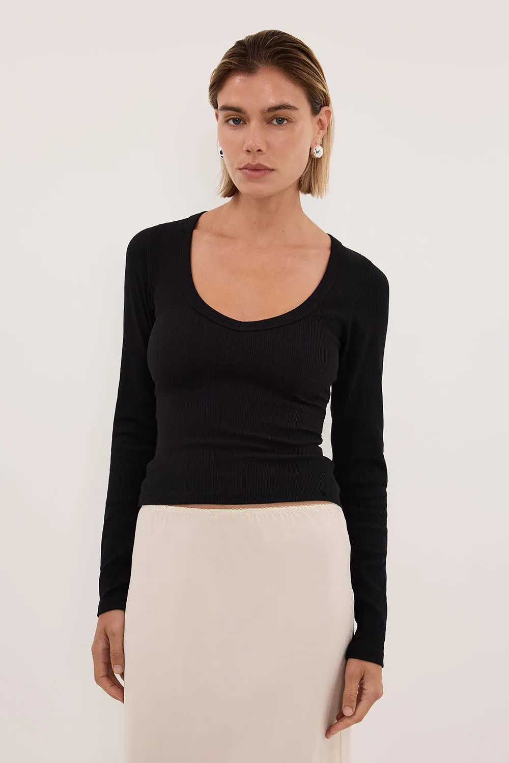 YASMIN BLACK LONG SLEEVE KNIT TOP sold by Dissh product image thumbnail 2