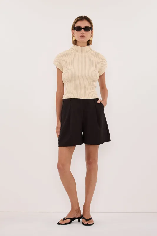 MONIQUE PEAT CHOC TAILORED SHORT made by Dissh