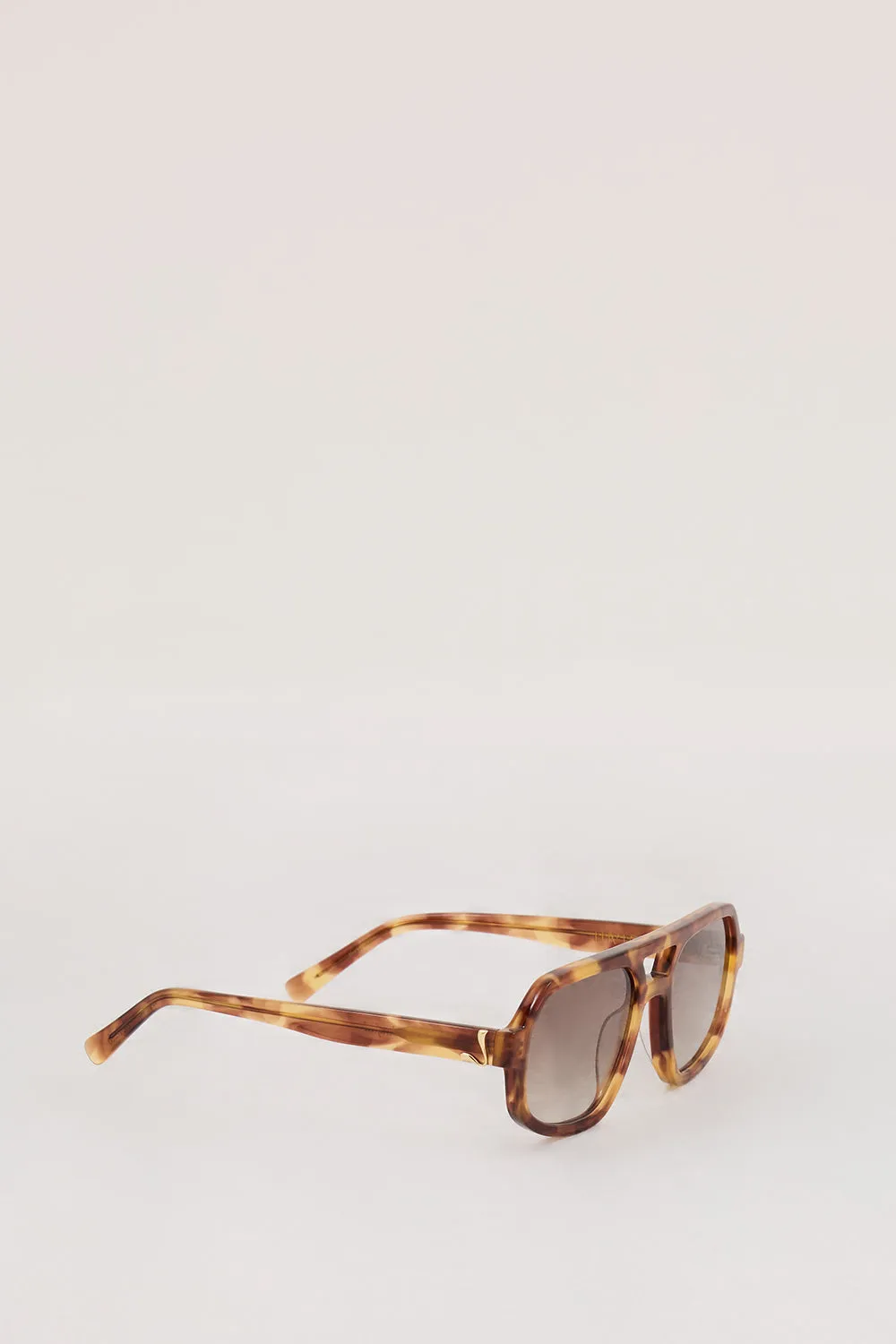 LUV LOU THE BANKS CARAMEL SUNGLASSES sold by Dissh product image thumbnail 3