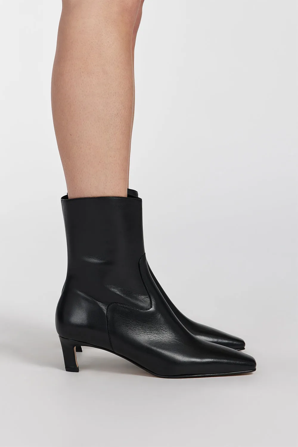 ALOHAS NASH BLACK LEATHER BOOTS sold by Dissh product image thumbnail 2