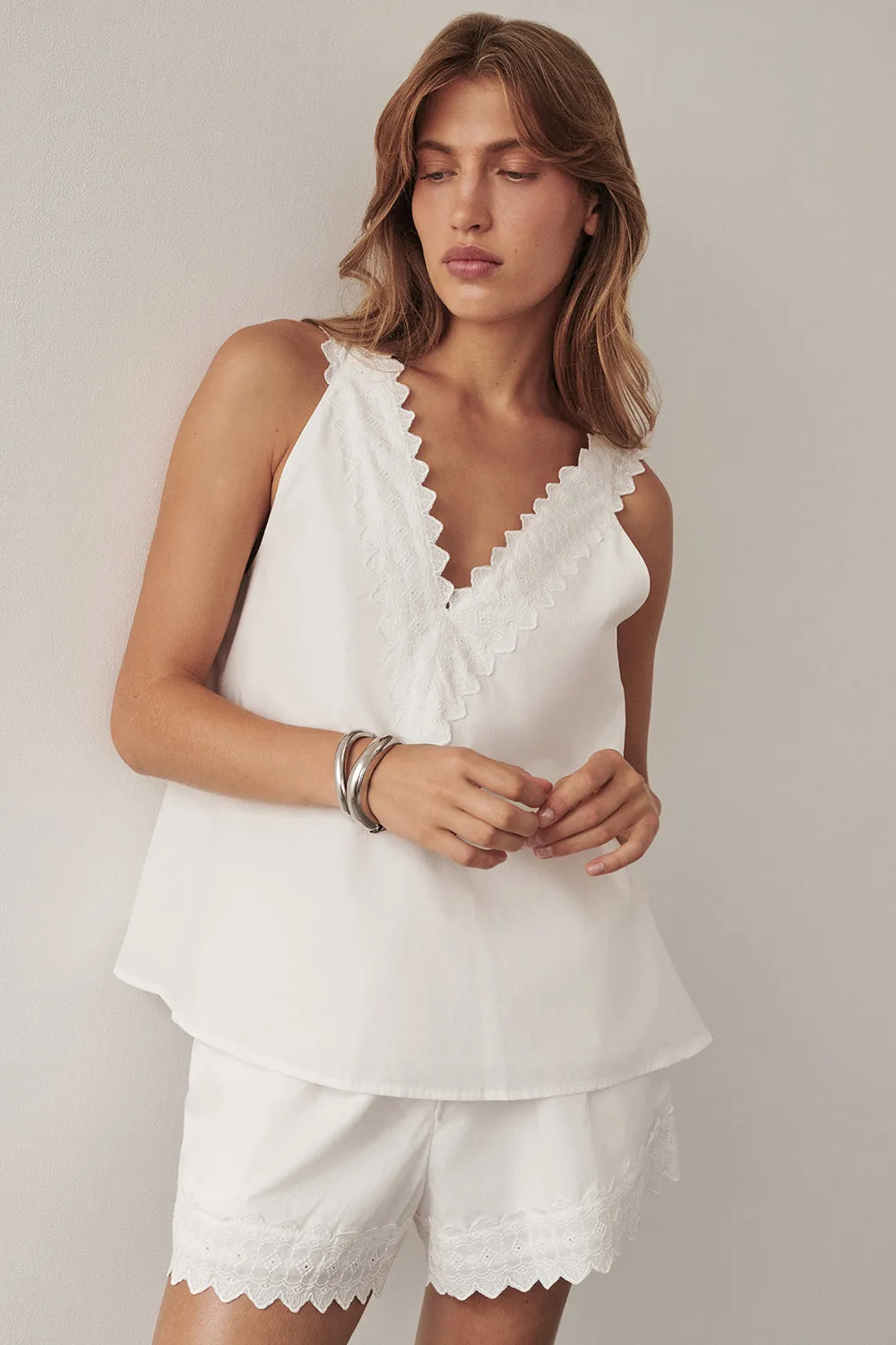 ANNABEL WHITE V NECK TOP sold by Dissh product image thumbnail 2