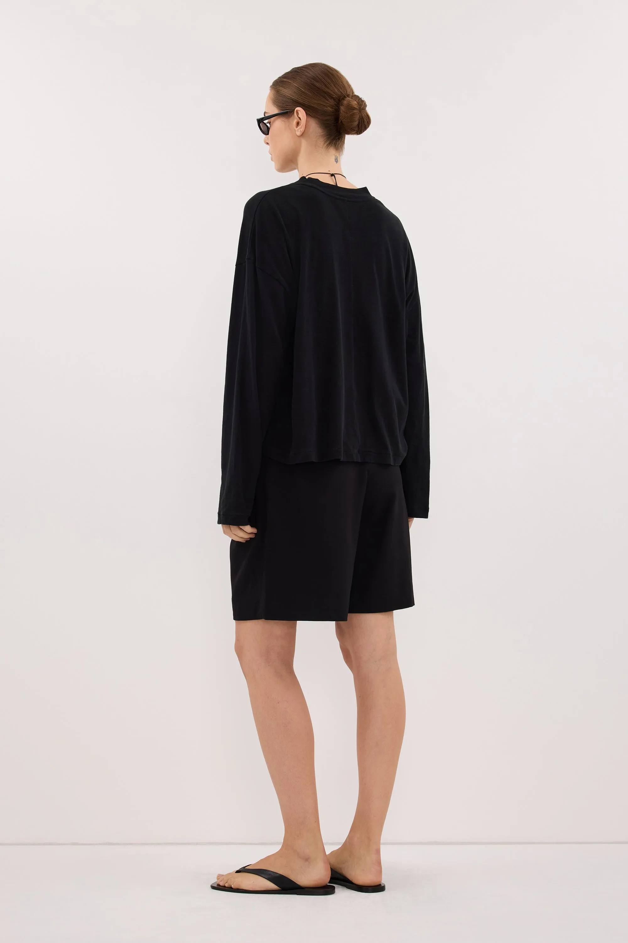 SLOANE BLACK LONG SLEEVE CREW KNIT TOP sold by Dissh product image thumbnail 4