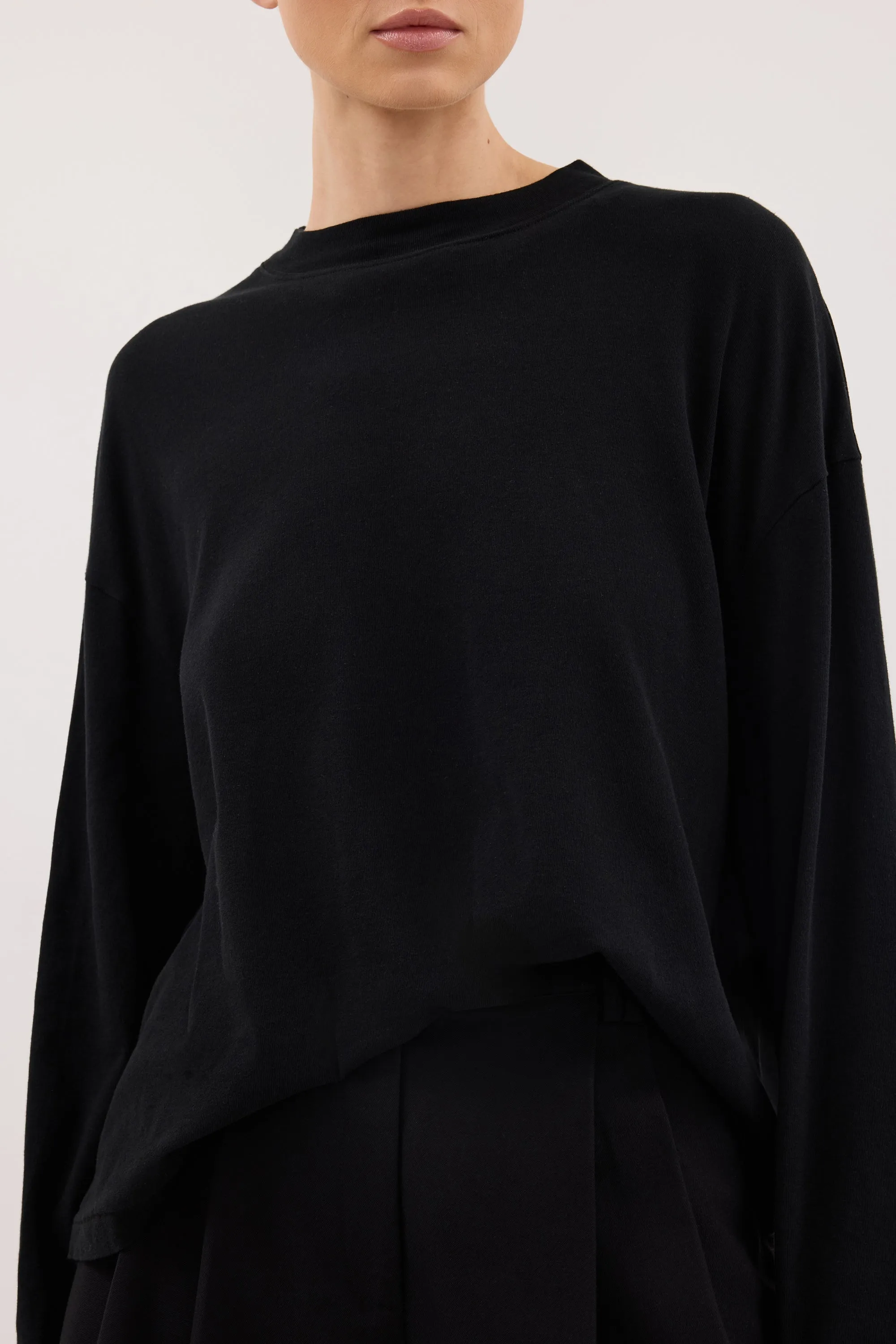 SLOANE BLACK LONG SLEEVE CREW KNIT TOP sold by Dissh product image thumbnail 5