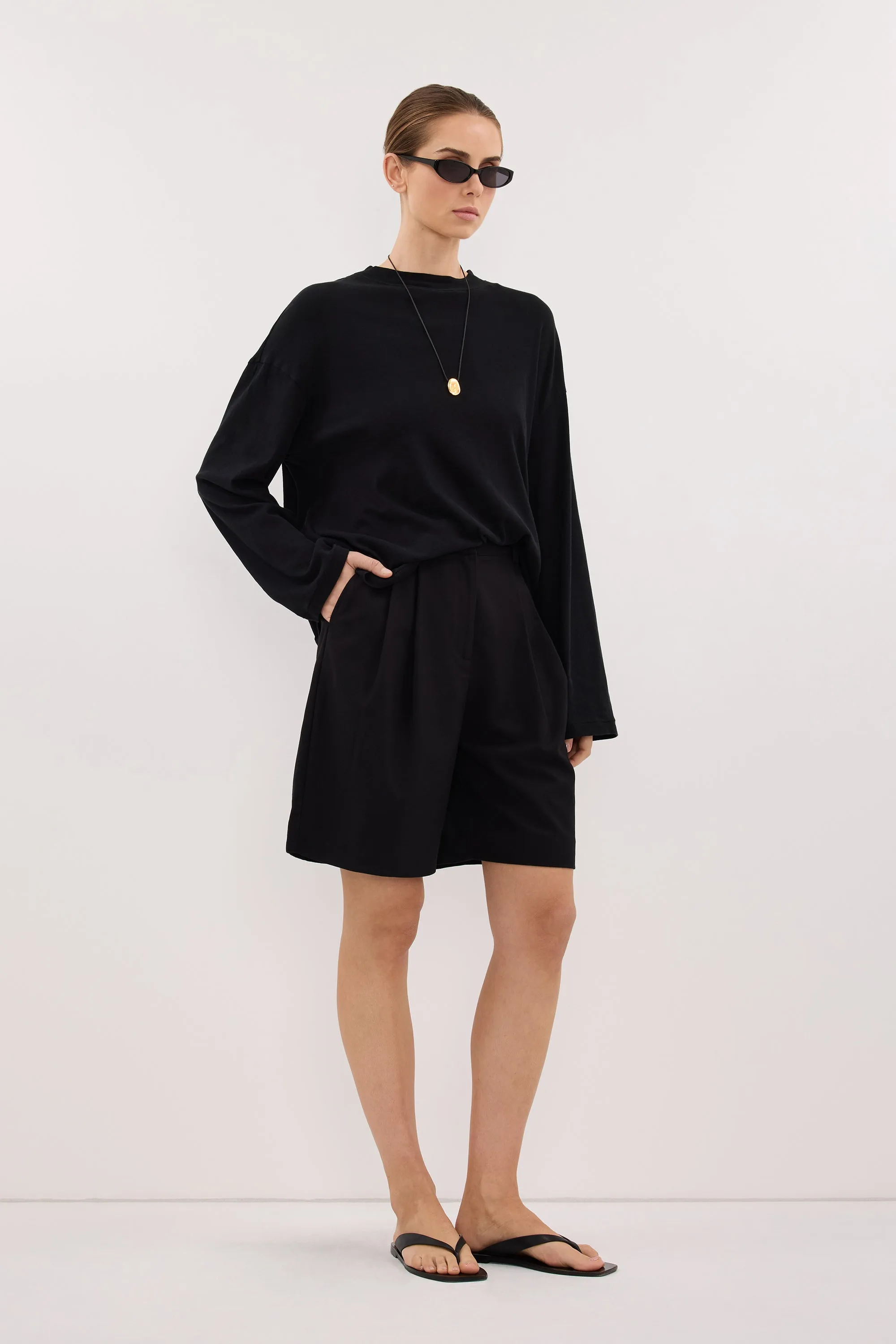SLOANE BLACK LONG SLEEVE CREW KNIT TOP sold by Dissh product image thumbnail 3
