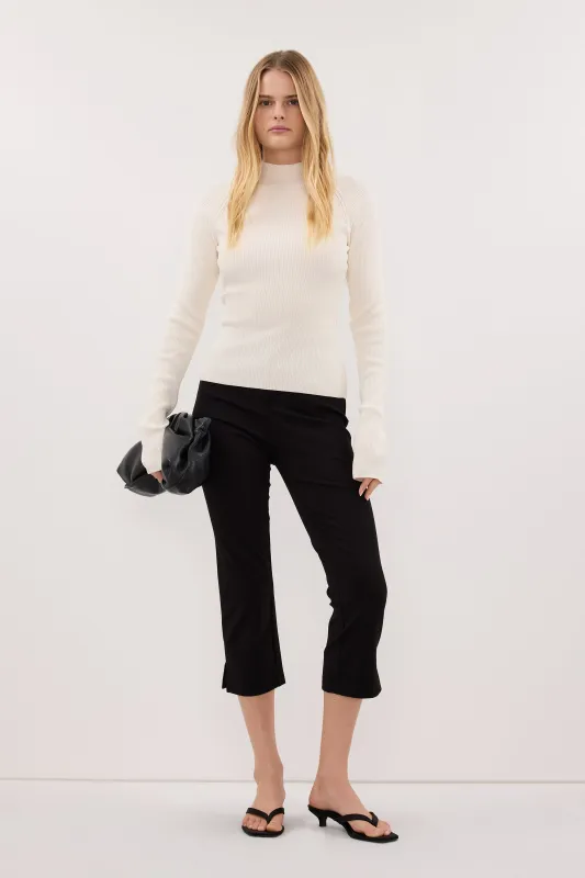 ANGEL CREAM RAGLAN FUNNEL NECK TOP made by Dissh
