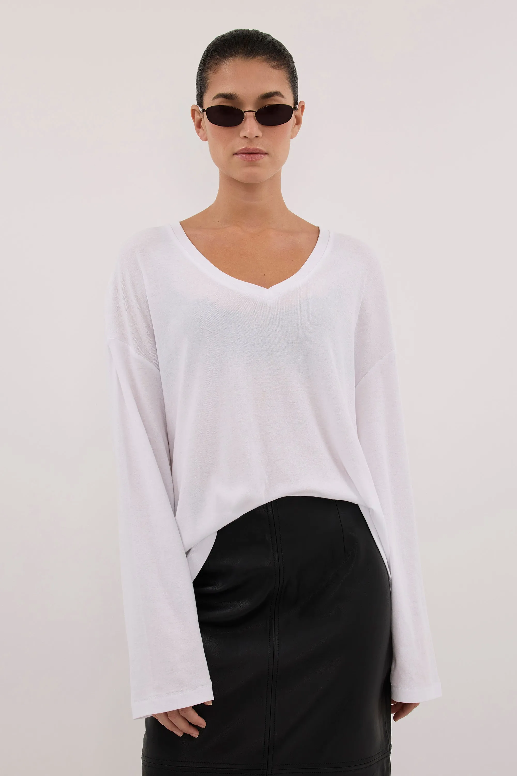 DARINA WHITE V NECK SLEEVED TOP sold by Dissh product image thumbnail 2