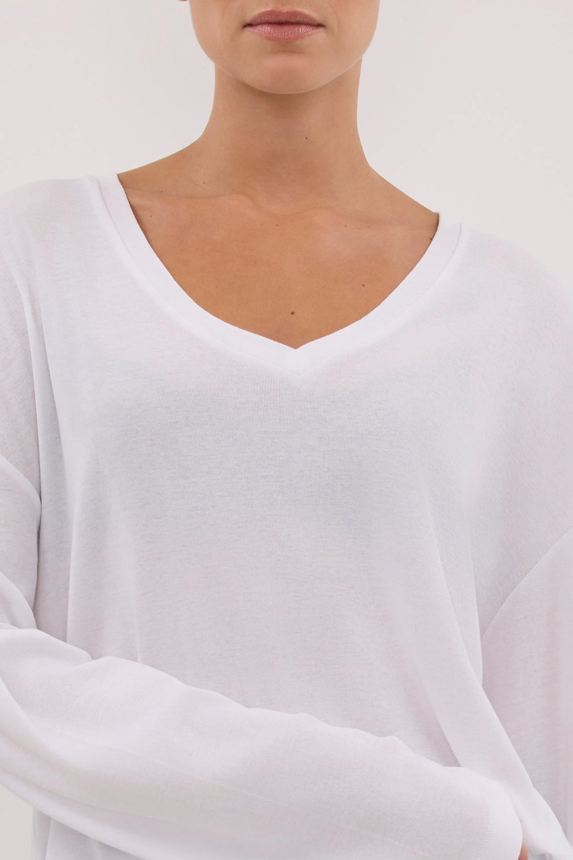 DARINA WHITE V NECK SLEEVED TOP sold by Dissh product image thumbnail 5